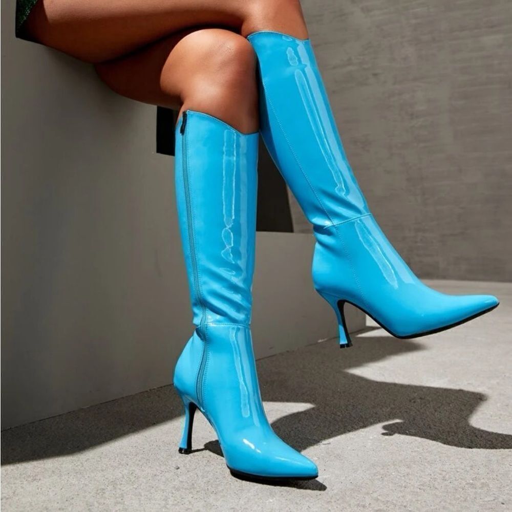 Pyramid Heeled Classic Boots!